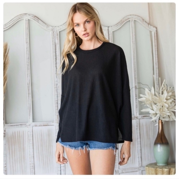 SUPER SOFT✨️Black Long Sleeve Waffle Top✨️ - Picture 2 of 4